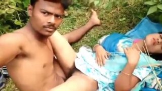 Desi Village BF Fucking her GF in Jungle XXX Video